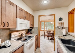 Premier 2BR/2BA in Lakeside Village by RedAwning