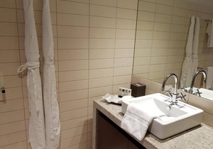 Premier Studio Apartment Near By WTC Metro Station