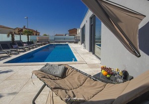 Premium designer villa with pool near Porec