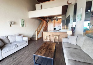 Premium Ocean Views at this 2bd/2ba Loft Unit *BRAND NEW AC THROUGHOUT*
