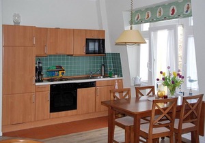Pretty vacation apartment with two balconies - only 100 m to the fine sandy beach -