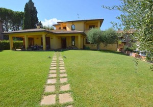 Pretty villa in Marsciano with nice garden and private pool
