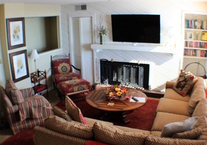 Priced to rent! Amazing views. Overlooking Black Diamond Slope