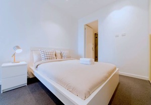 Pride Fawkner Apt Bay-view 4 Free PARKING+POOL Netflix & Foxtel