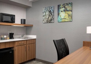 Prime Location! 4 Relaxing Units, Pool, Free Breakfast, Free Parking