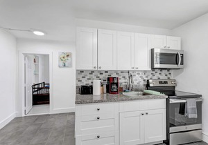Prime location, Pineapple district, walk to Atlantic, 1bd, pets