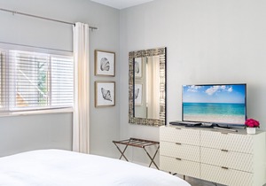 Prime Residence #7 on 7 Mile Beach, High-End Ground Floor Beachfront Condo