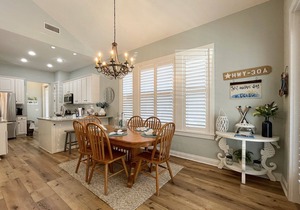 Pristine Cottage Near Rosemary Beach ~ 2 King Masters ~ 4 Bikes ~ Self Check-In