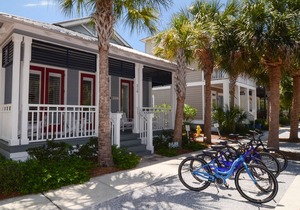 Pristine Cottage Near Rosemary Beach ~ 2 King Masters ~ 4 Bikes ~ Self Check-In