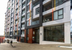 Pristine inner-city nest with carpark