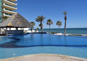 PRIVACY IN PARADISE with FOREVER VIEWS at the end of LAS CONCHAS