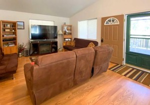 Private 2-Acre Retreat with MTN Views, Walk to River