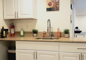 Private and Spacious 2 Bedroom w/ Full Kitchen near DU