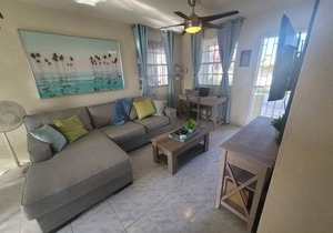 Private Apartment Close to Beach & Nightlife