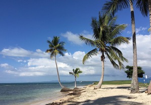 Private balcony w/breathtaking views, WiFi, full A/C, pool, beach, golf.