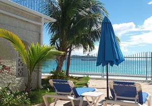 Private Beachfront Villa "FOXIE" "The Villas on Great Bay"direct access beach