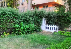 private entrance studio with private garden