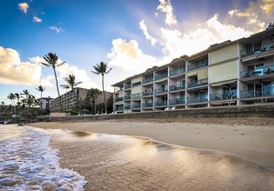 Private ground floor lanai only steps away from water! #103