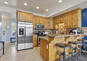 Private Hot tub, 10 min to Snowbasin Resort LS 31