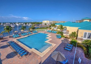 Private Parking & Waterfront - Grand Marina Suite