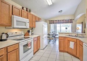 Private Resort Villa w/Pool - Close to Disney!