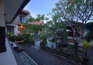 Private Room in Balinese House, Poppies Lane, Legian Kuta Near Beach (SNTH)