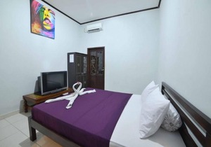 Private Room in Balinese House, Poppies Lane, Legian Kuta Near Beach (SNTH)