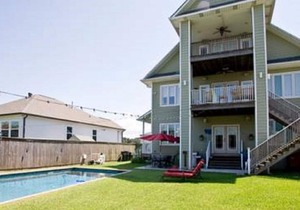 Private Studio Near City Park (17STR-04755)