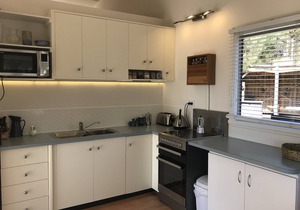 Private, sunny, waterfront retreat - Bay of Fires