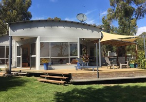 Private, sunny, waterfront retreat - Bay of Fires