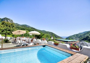 Pucara Villa Sleeps 4 with Pool and Air Con