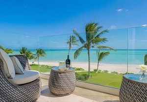 Punta Palmera Beach Front with private cold jacuzzI