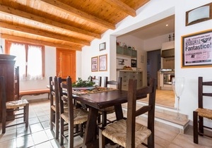 Putzu Idu 10 meters from the beach with 4 rooms and garden for 10 people. Wifi
