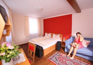 Quadruple Room D with WC and shower - Hotel Deutscher Hof