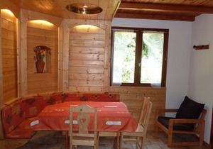 Quaint Chalet in Ventron with Roofed Terrace