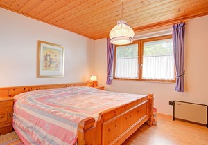 Quaint Chalet with Garden, Terrace, Fireplace,Play Equipment