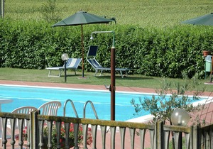 Quaint Cottage in Magione with Swimming Pool