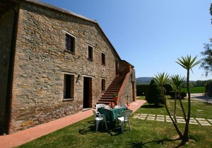 Quaint Cottage in Magione with Swimming Pool