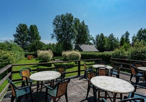 Quaint Holiday Home in Friesland by the Lake
