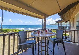 Quaint Island Charm Right On the Beach! Secluded & Laidback Seaside Retreat