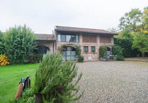 Quaint Mansion in Stagno Lombardo with Garden
