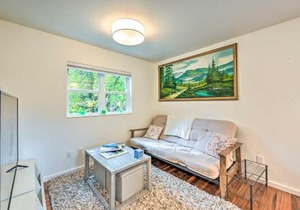 Quaint Seattle Retreat 2 Mi to Capitol Hill!