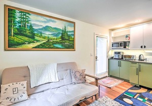 Quaint Seattle Retreat: 2 Mi to Capitol Hill!