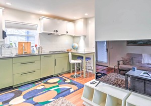 Quaint Seattle Retreat: 2 Mi to Capitol Hill!