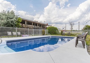 Quality Hotel & Suites