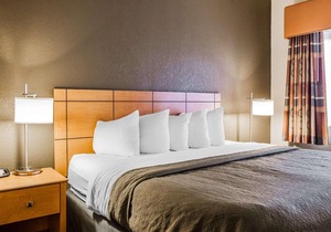 Quality Inn & Suites Des Moines Airport