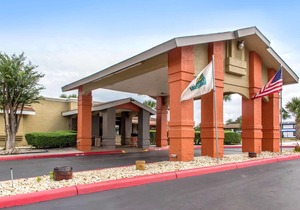 Quality Inn & Suites I 35 near AT&T Center