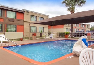 Quality Inn & Suites I 35 near AT&T Center