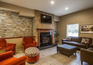 Quality Inn & Suites Fishkill South near I-84