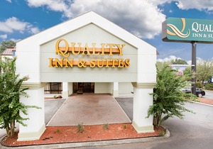 Quality Inn & Suites Near Six Flags - Austell